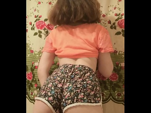❤️ سیکسی نوجوان بیب کیمرے پر اپنی شارٹس اتار رہی ہے۔ مقعد ویڈیو پر ur.tukifporno.ru ❌️❤